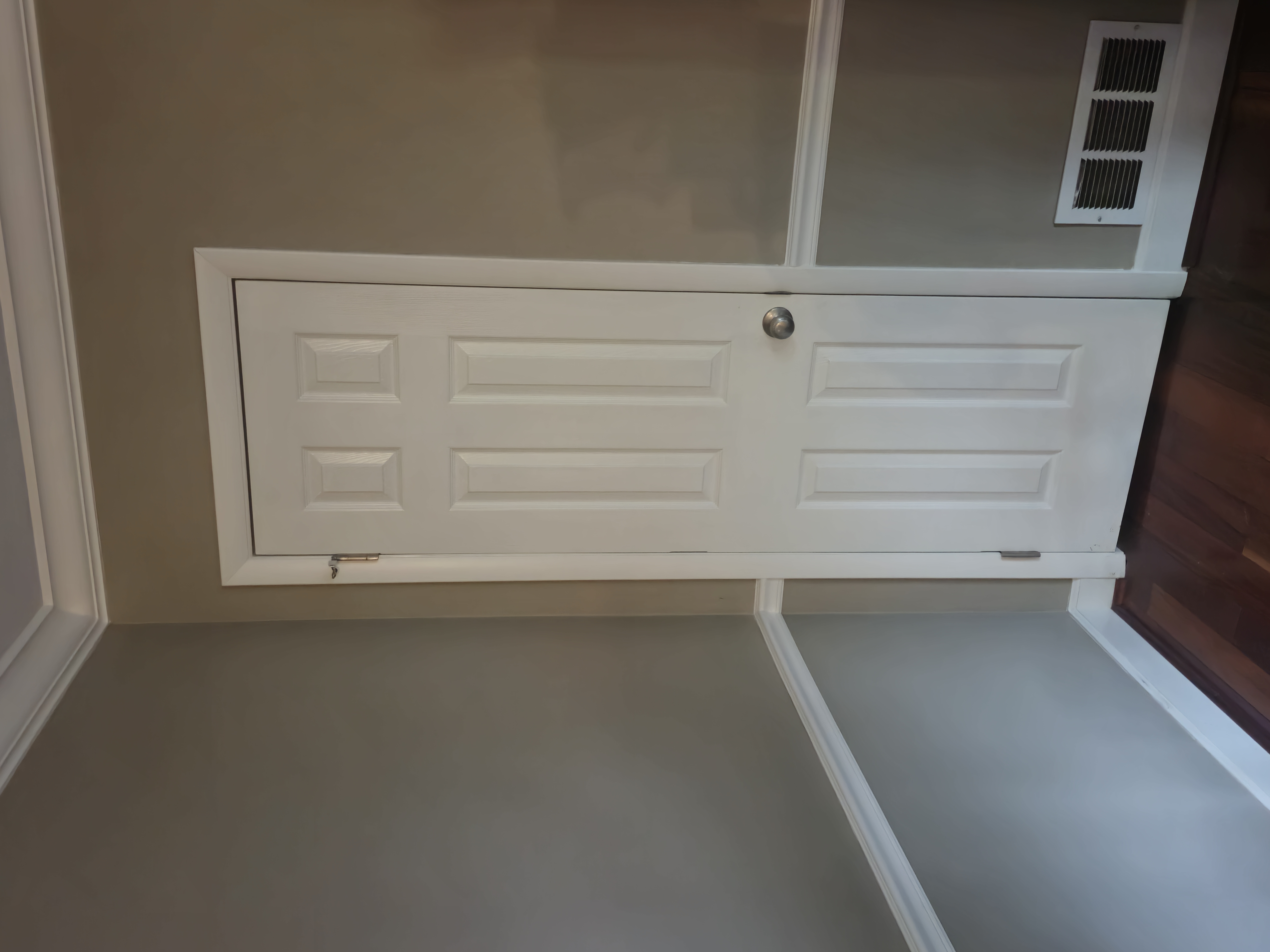 Dining room after a full rehabilitation
